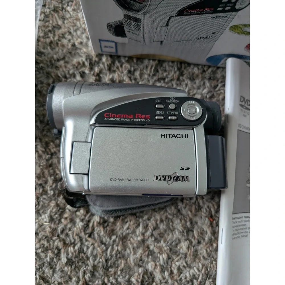 Hitachi DZ-GX5020A DVD Camcorder with 30x Optical Zoom Bundle With Box